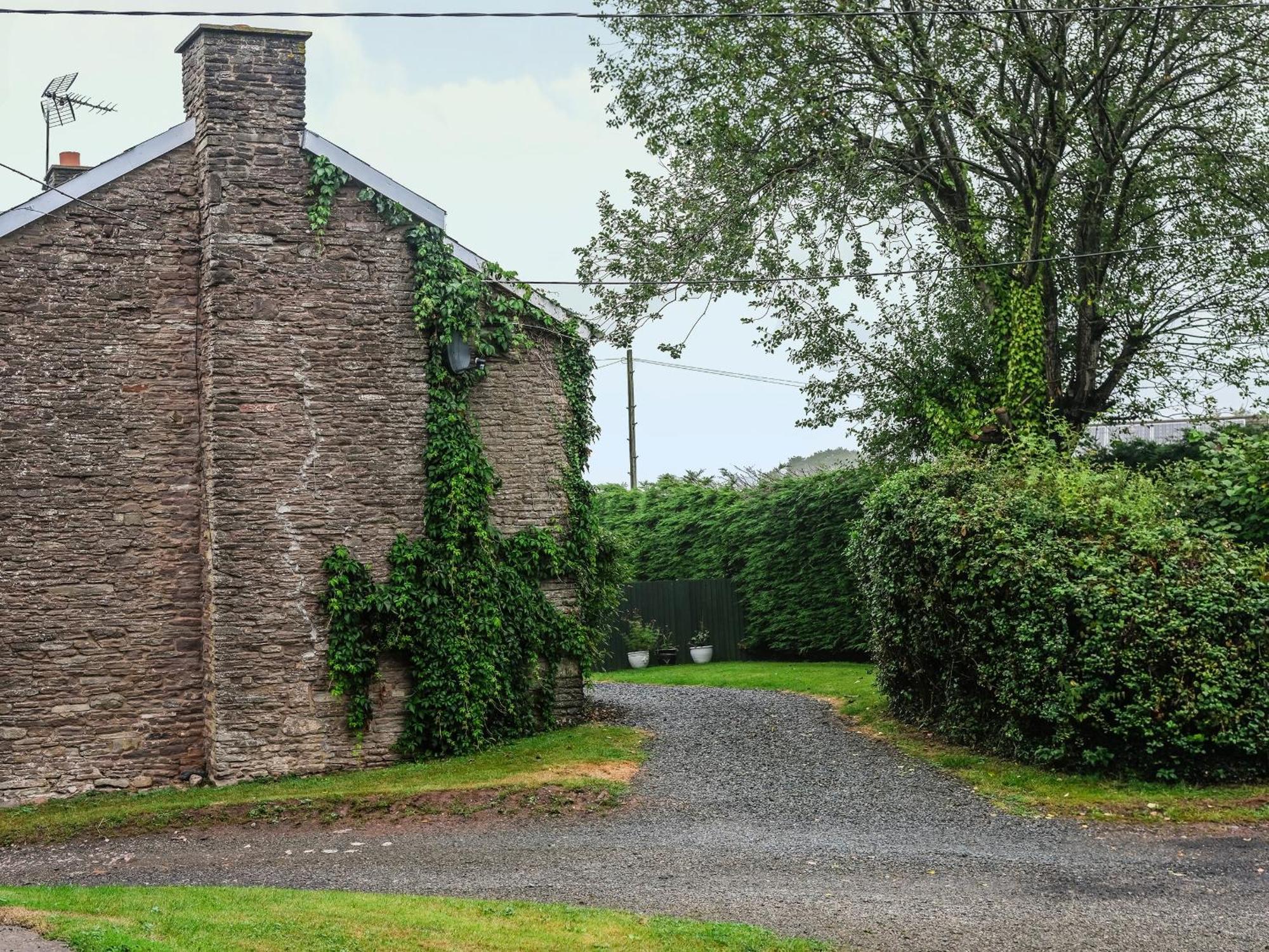 Greig House Farm Villa Llangattock Lingoed Exterior photo